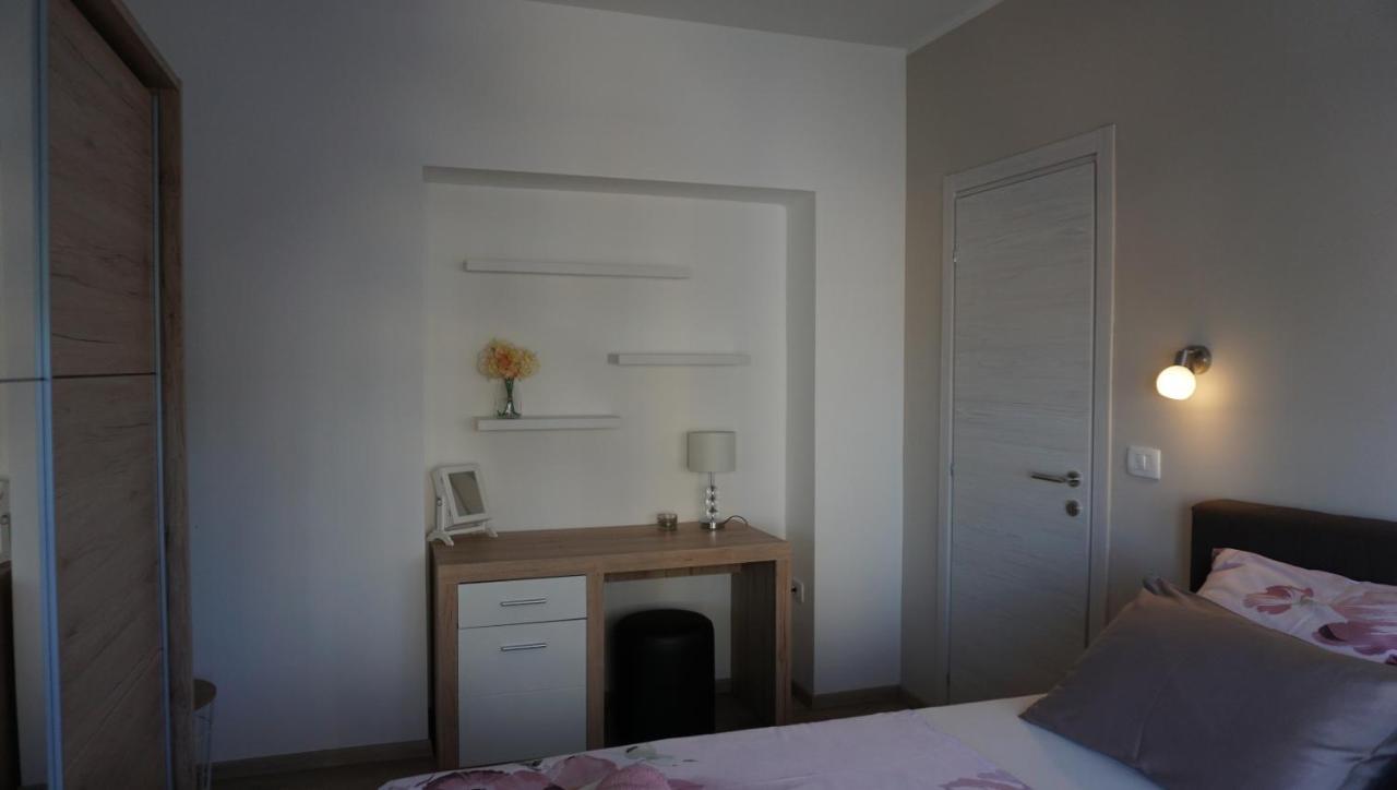 Apartman Luka Pula Exterior photo