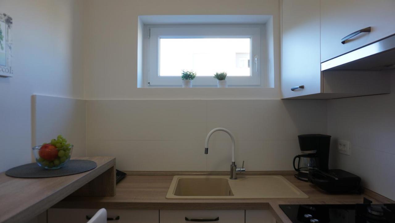 Apartman Luka Pula Exterior photo