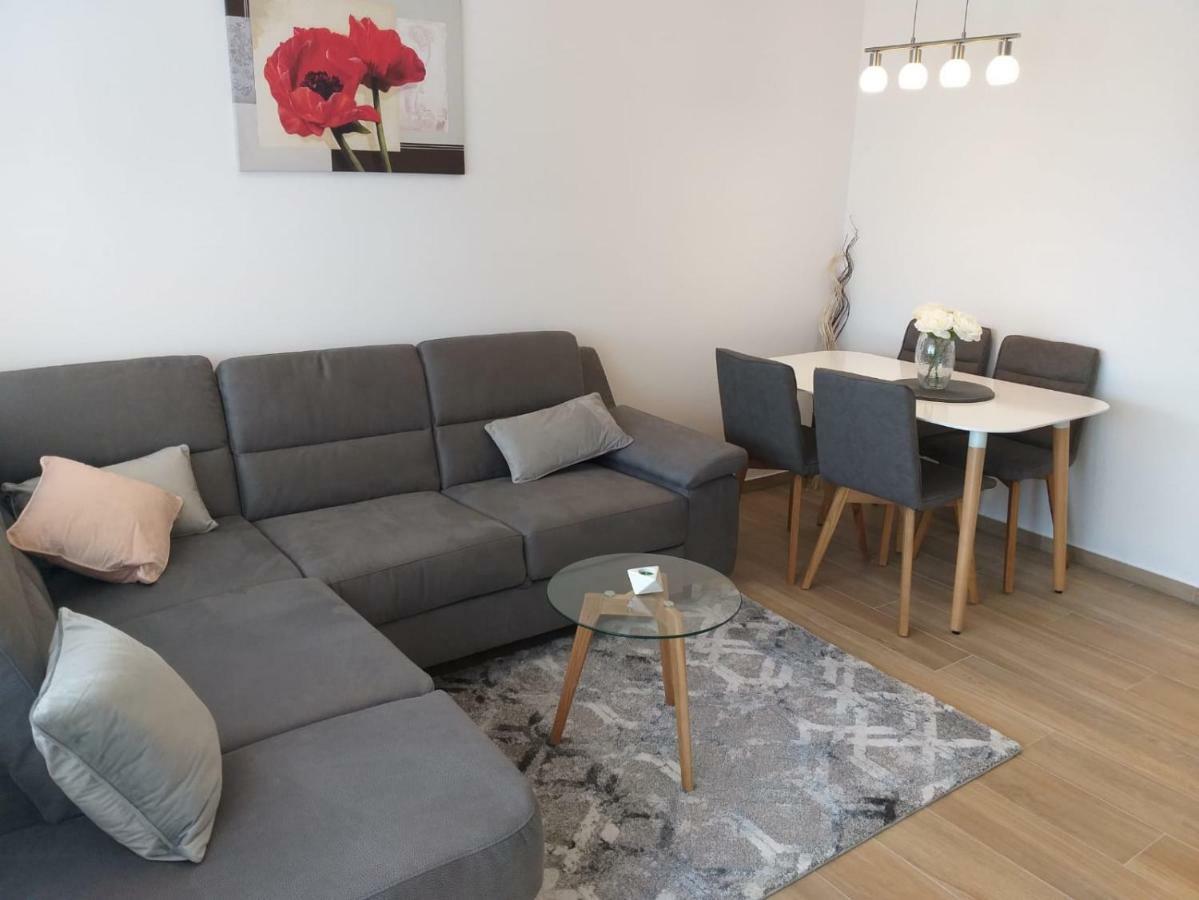 Apartman Luka Pula Exterior photo